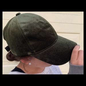 🌲 olive green baseball hat 🌲